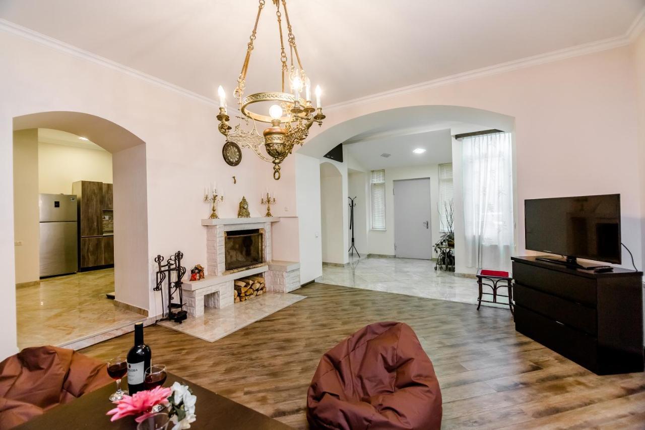 Comfortable House On Marjanishvili Tbilisi Exterior foto