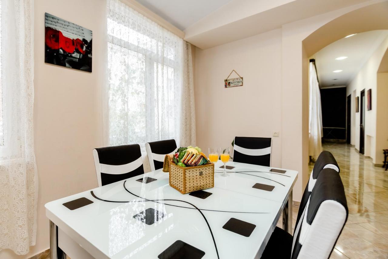 Comfortable House On Marjanishvili Tbilisi Exterior foto